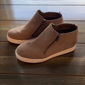 Women’s Time & Tru Tan Zip Bootie Sneakers